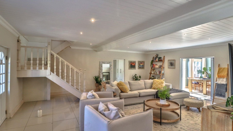 6 Bedroom Property for Sale in Heiderand Western Cape